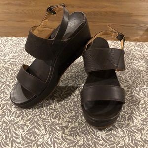 OluKai Women's Keha Sandal Dark Java